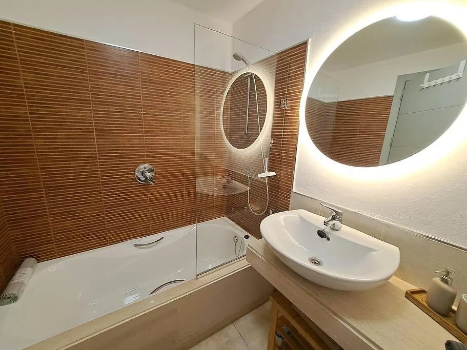 The Retreat, Valle Del Este Modern Apartment Vera 0*,  Spain
