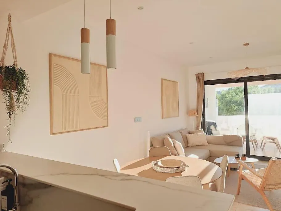 The Retreat, Valle Del Este Modern Apartment Vera
