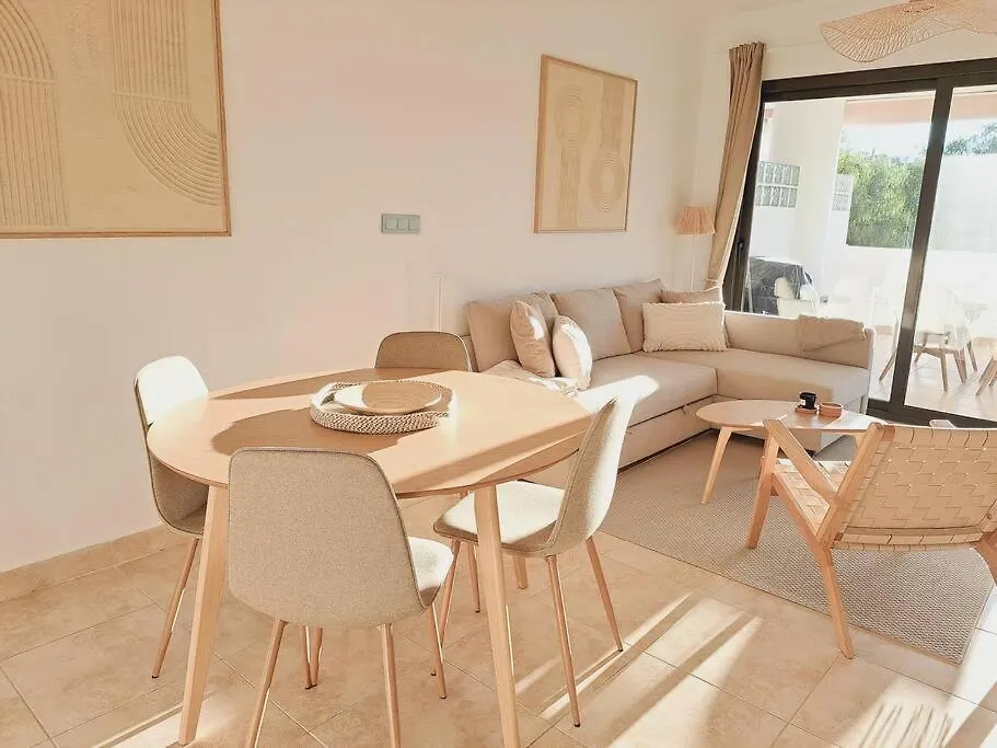 The Retreat, Valle Del Este Modern Apartment Vera