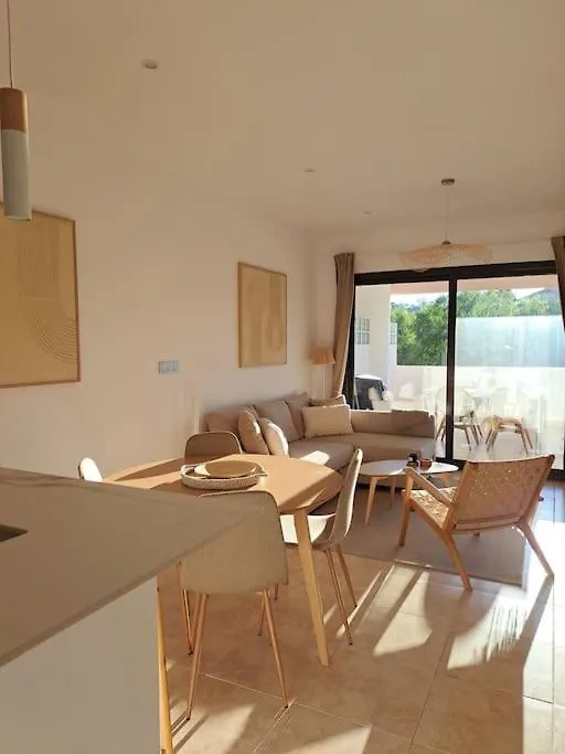 The Retreat, Valle Del Este Modern Apartment Vera